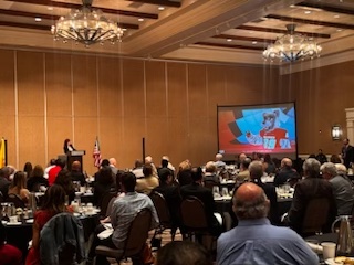 Featured image for “Stokes rounds up UNM economics at forum”